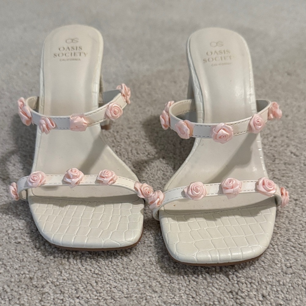 Oasis Society Women's White Heels with Pink Floral Accents